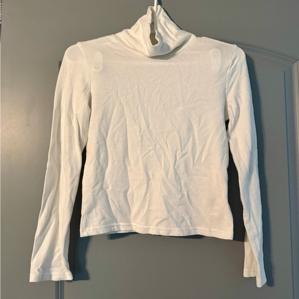 Chic White Long Sleeve Turtleneck Top